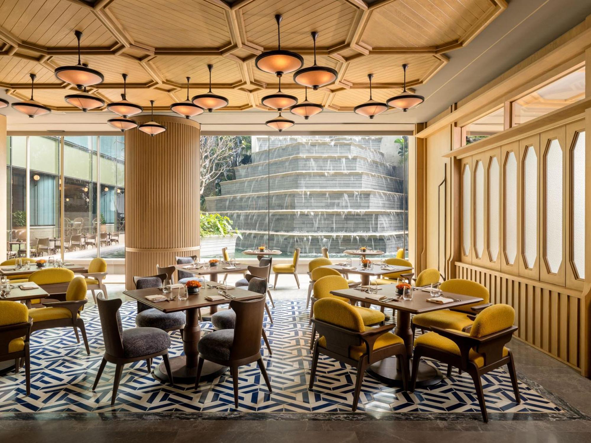 Dusit Thani Khách sạn 5*