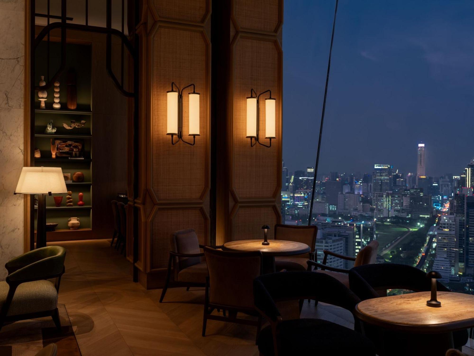 Khách sạn Dusit Thani Bangkok
